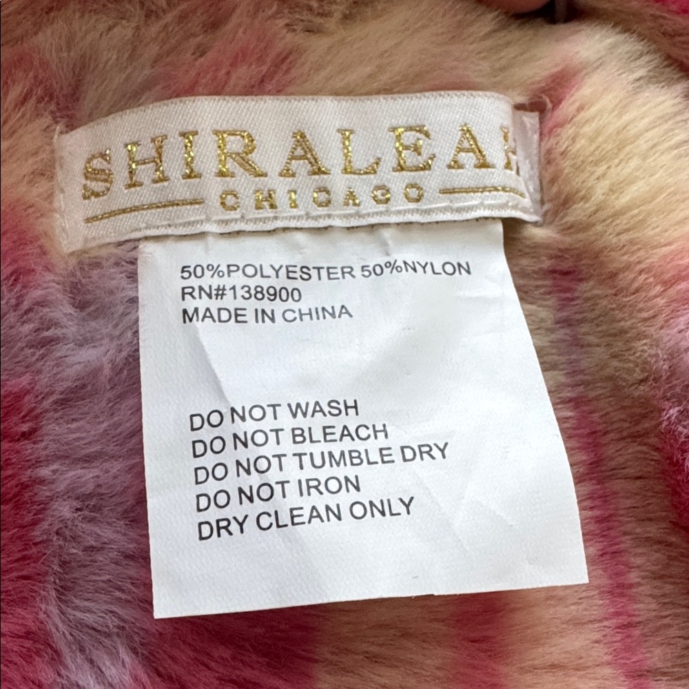 Shiraleah Malena Pink Puffer Wrap Sherpa Reversible OSFM - Picture 5 of 5